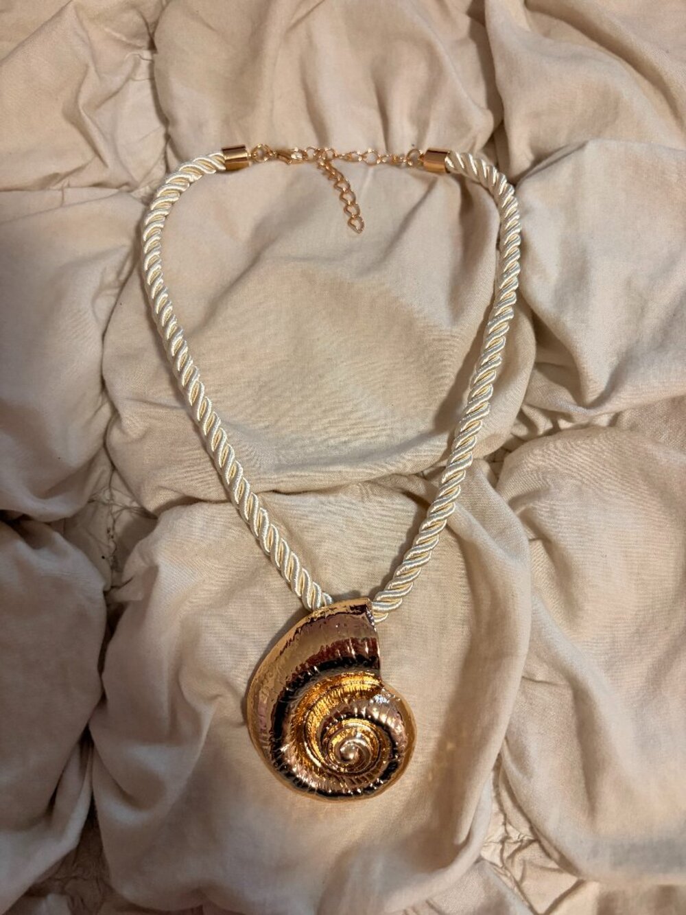 Cream Twisted Rope Necklace Large Gold Tone Seashell Pendant